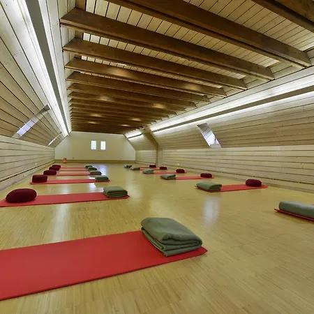 Tagungszentrum Schmerlenbach ホテル ヘースバッハ